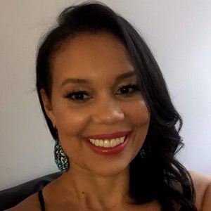 Meet your Posher, Elizabeth